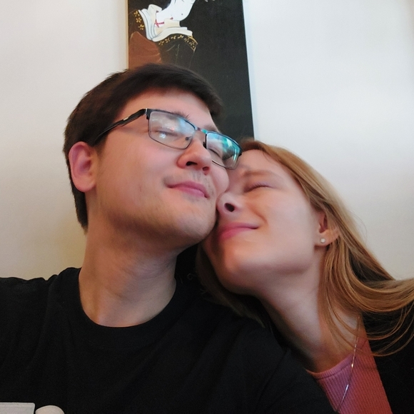 Meet your Posher, Cassandra - Picture 1 of 1